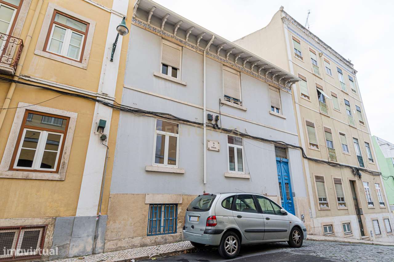 Descubra o Charme da Rua da Bombarda: T3 com Terraço e Vista Deslumbra-24