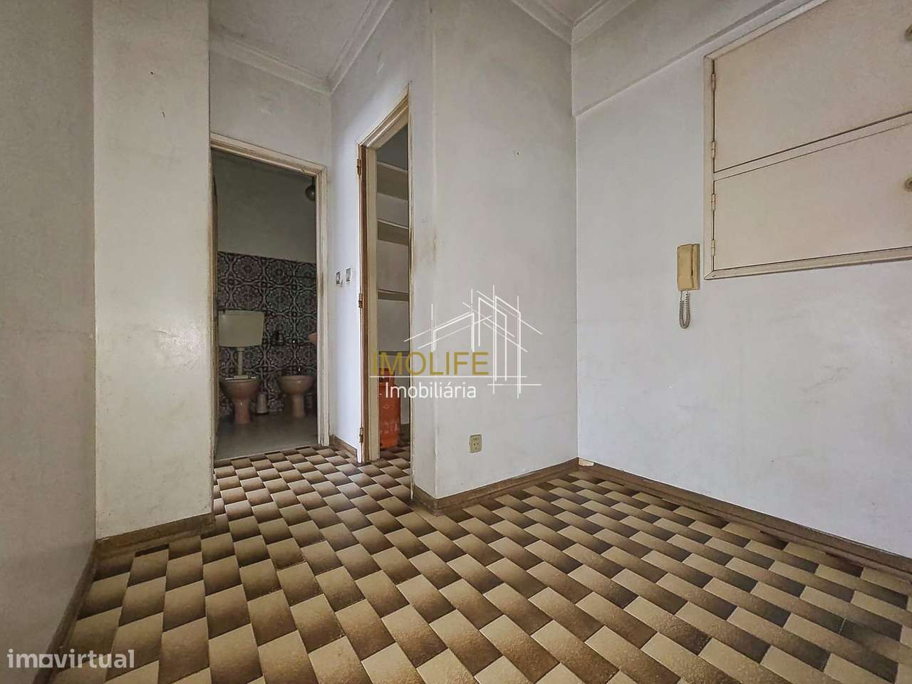 Apartamento T2 com varanda-29