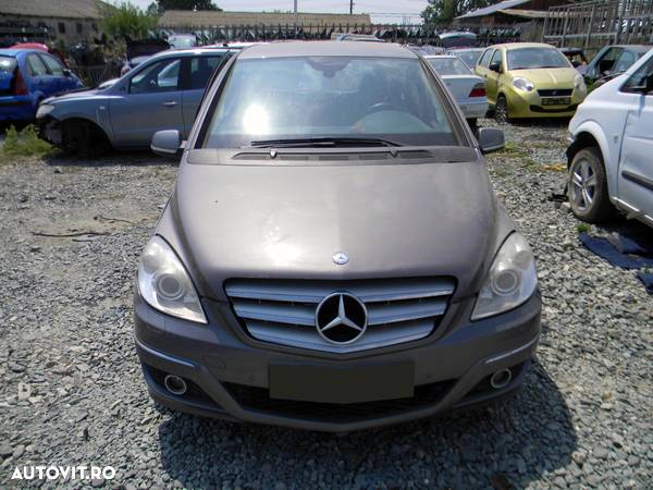 Dezmembrari  Mercedes-Benz B-CLASS (W245)  2005  > 2011 B 200 CDI (24 - 31