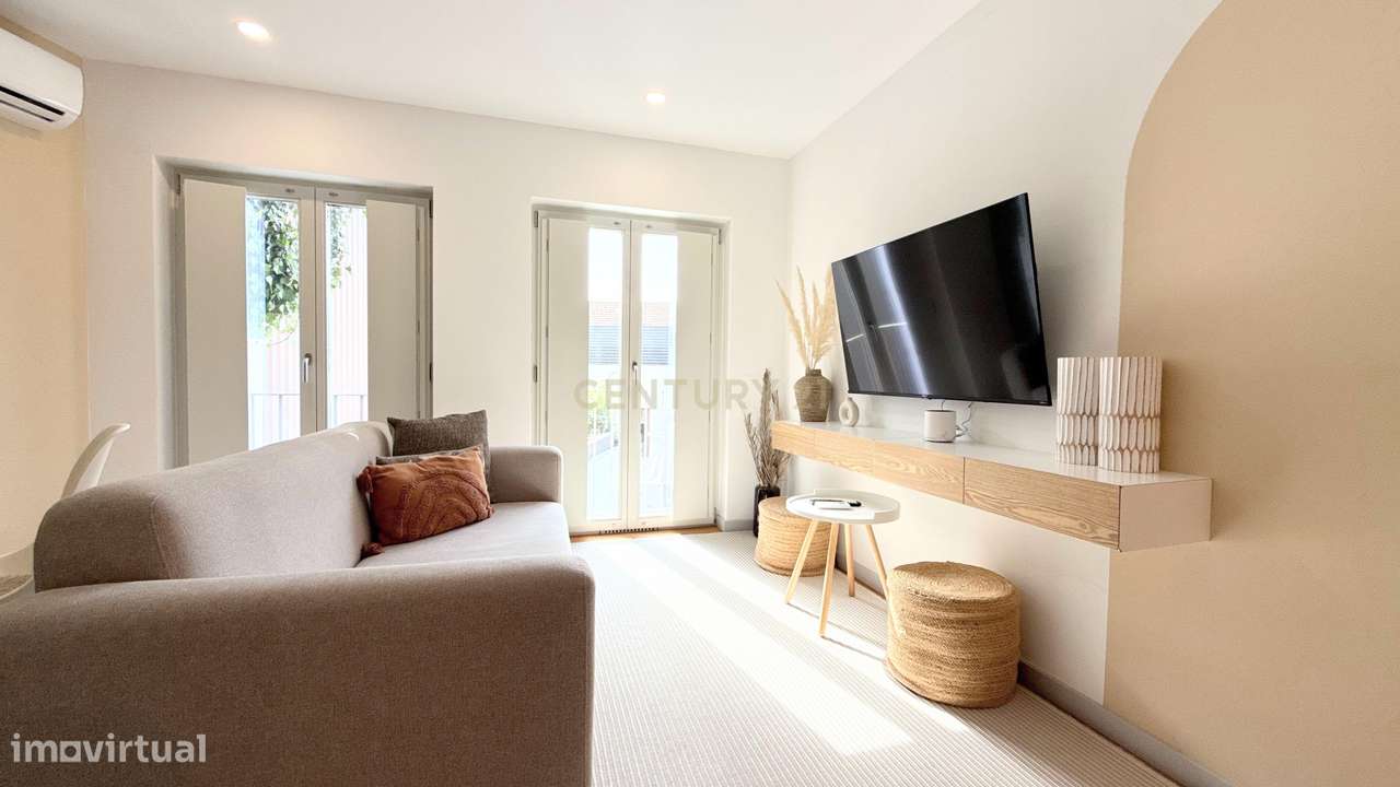 EXCLUSIVO T2 DUPLEX COM GARAGEM E VARANDA NO CORAÇÃO DA BAIXA DO PORTO-7