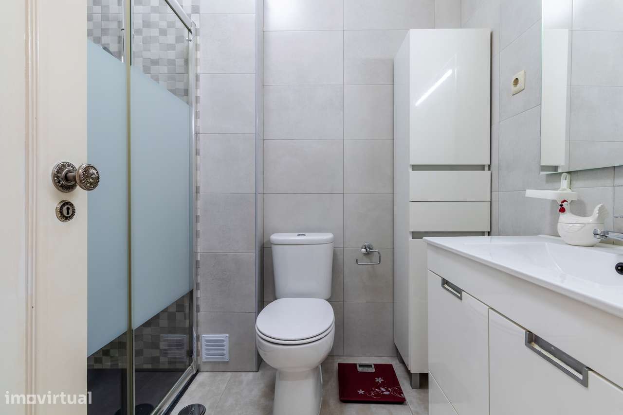 Apartamento T2+1 com Vista Desafogada | Cacém-26