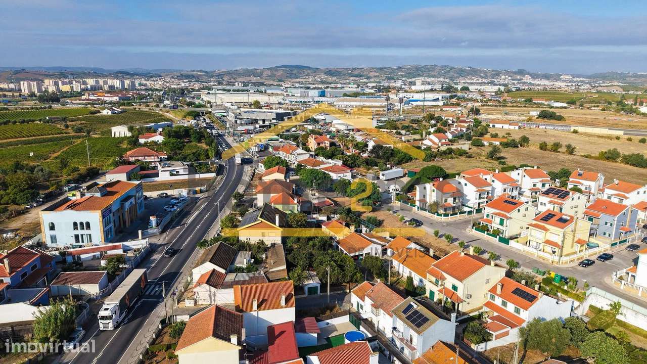 Moradia T4 com garagem-6