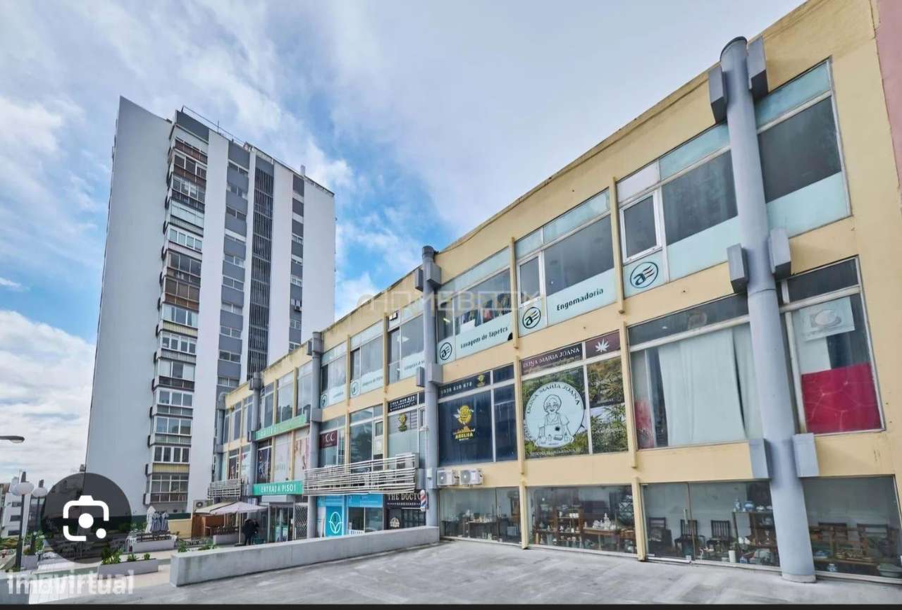 Lugar de Garagem 12 m² à Venda no Estoril – Centro Comercial Grande Ga-5