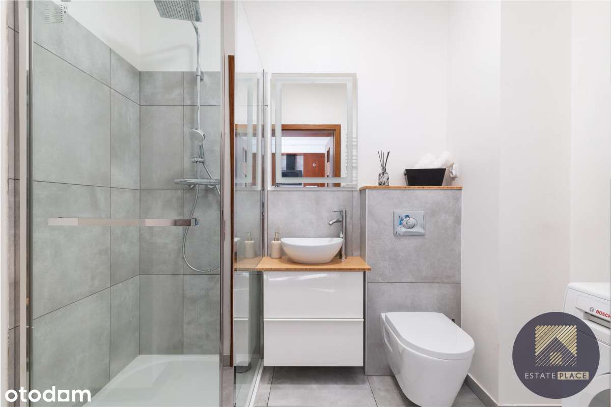 Funkcjonalna kawalerka z klimą i balkonem-9