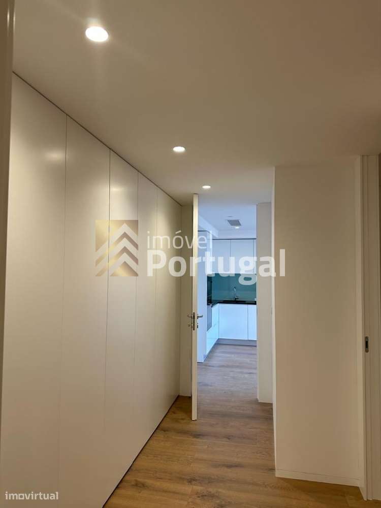 Arrenda Ap. T2 equipado com elevador e garagem - Centro Histórico de B - Grande imagem: 2/15