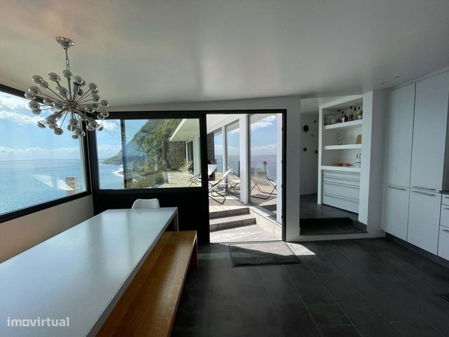 Deslumbrante Moradia com Vista para o Mar em São Miguel | 3 Quartos co-9