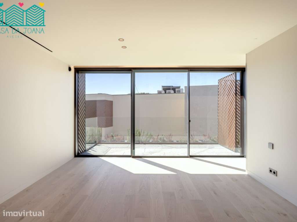 Moradia T5+1 com Piscina em Cascais-15