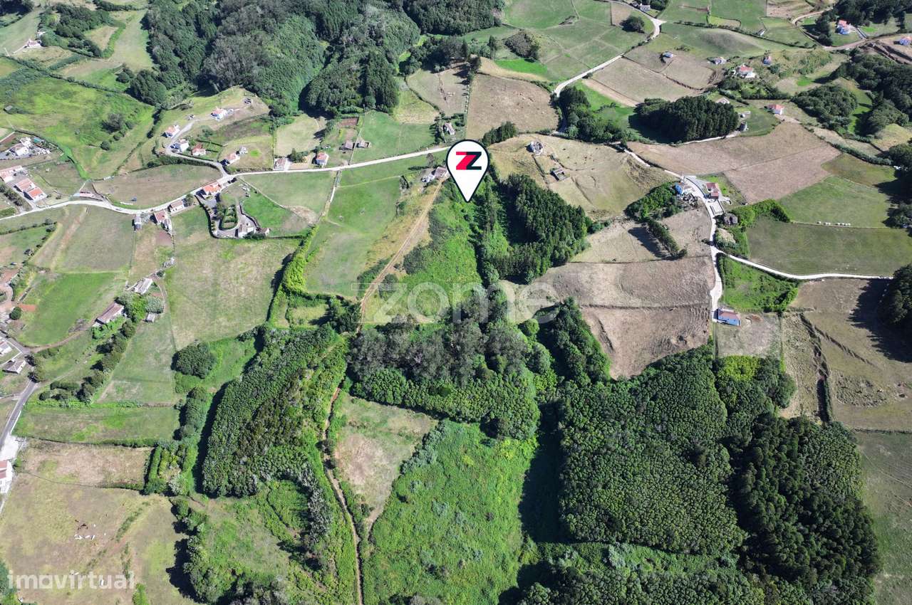 Moradia T2 com terreno rústico em Fonte Pereira, Santo Espírito - Grande imagem: 4/10