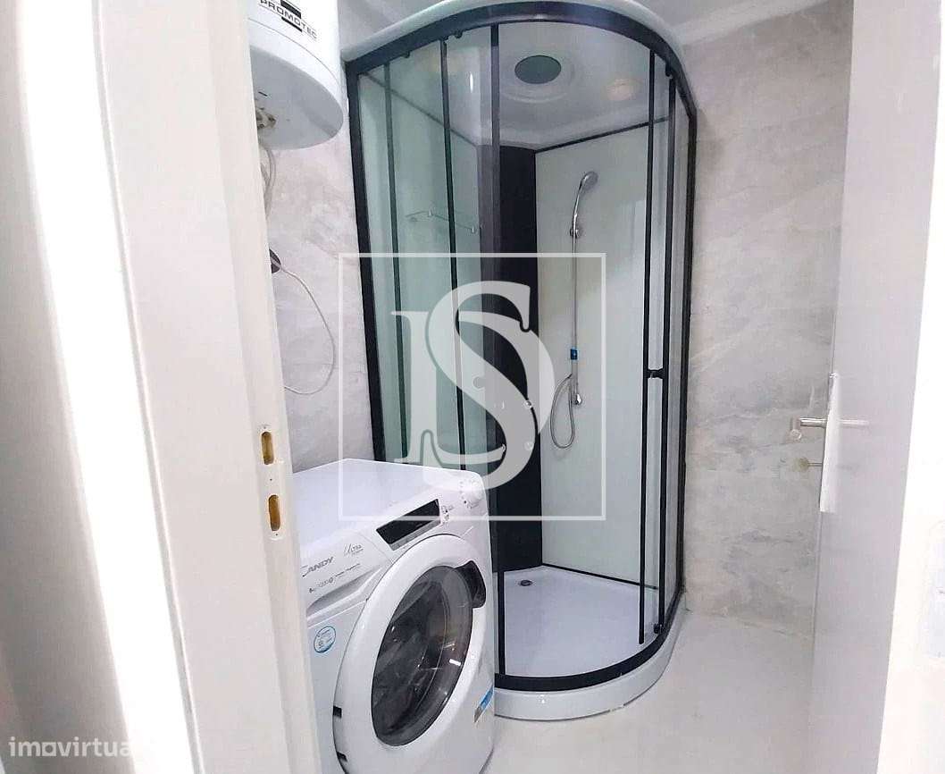 Loja transformada em T1 em Vale de Milhaços, Corroios - Grande imagem: 4/8