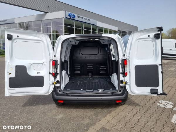 Ford Transit Courier - 12