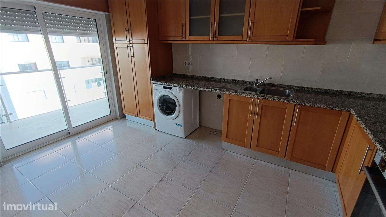 Apartamento T2 - Imóvel ocupado, não disponível para visitas - Grande imagem: 4/13