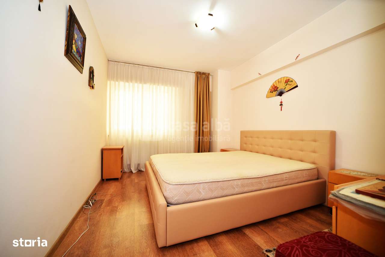 Ultracentral, apartament 3 camere, etaj intermediar - Imagine principală: 3/10