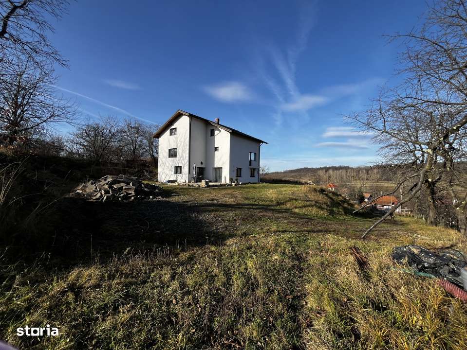 Vila 234 mp, 5 Dormit. Renovata 2019, 20 km BM, Terasa, Teren Extensib - Imagine principală: 4/13