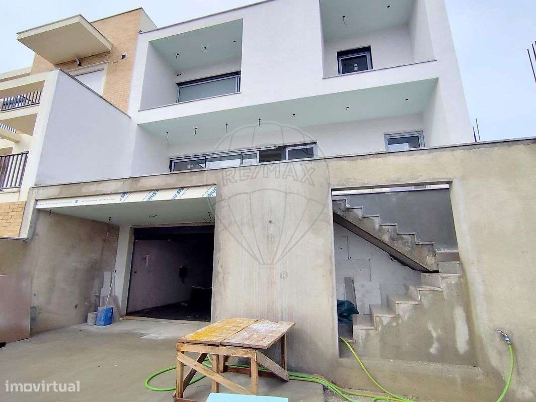 Moradia T4 para venda - Grande imagem: 2/24