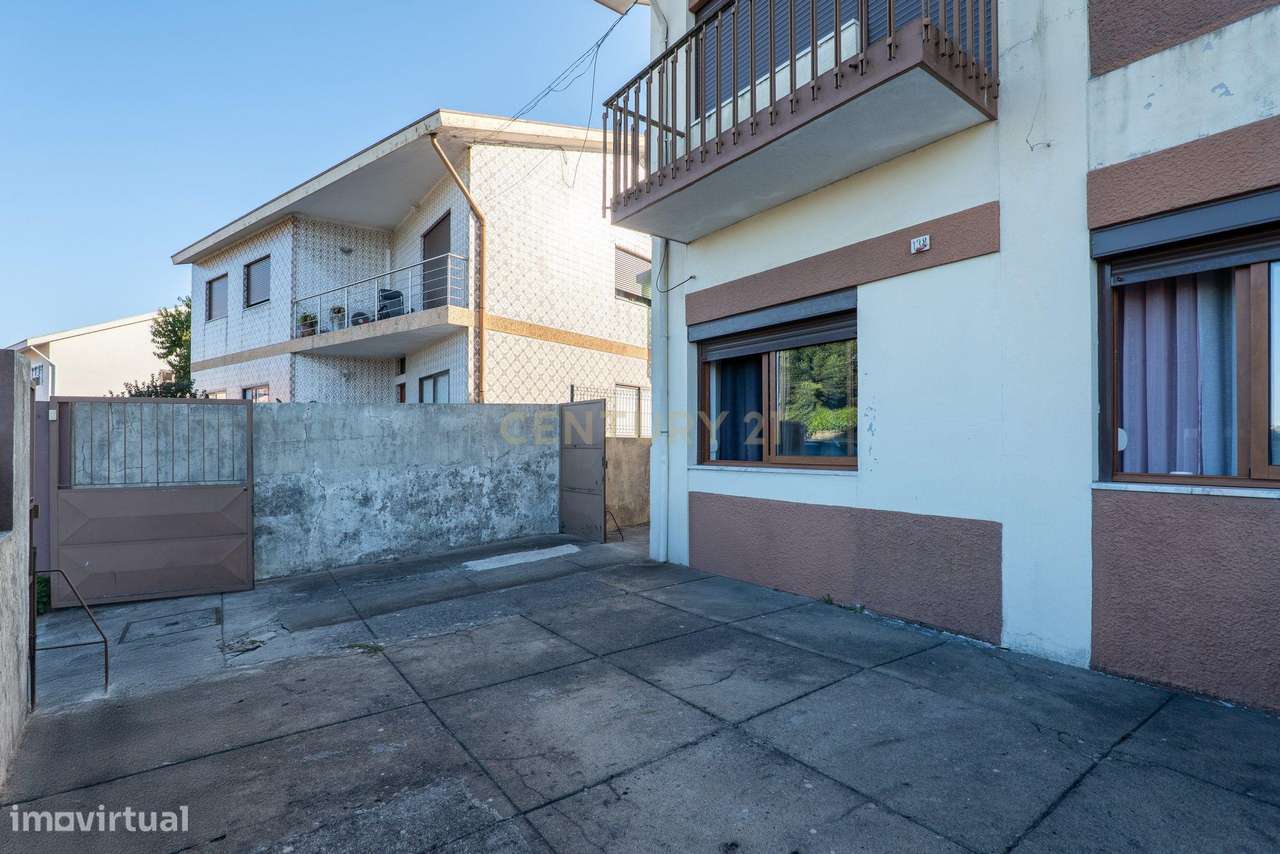 Andar Moradia T3 no Rés-do-Chão com Espaço Exterior em Águas Santas-20