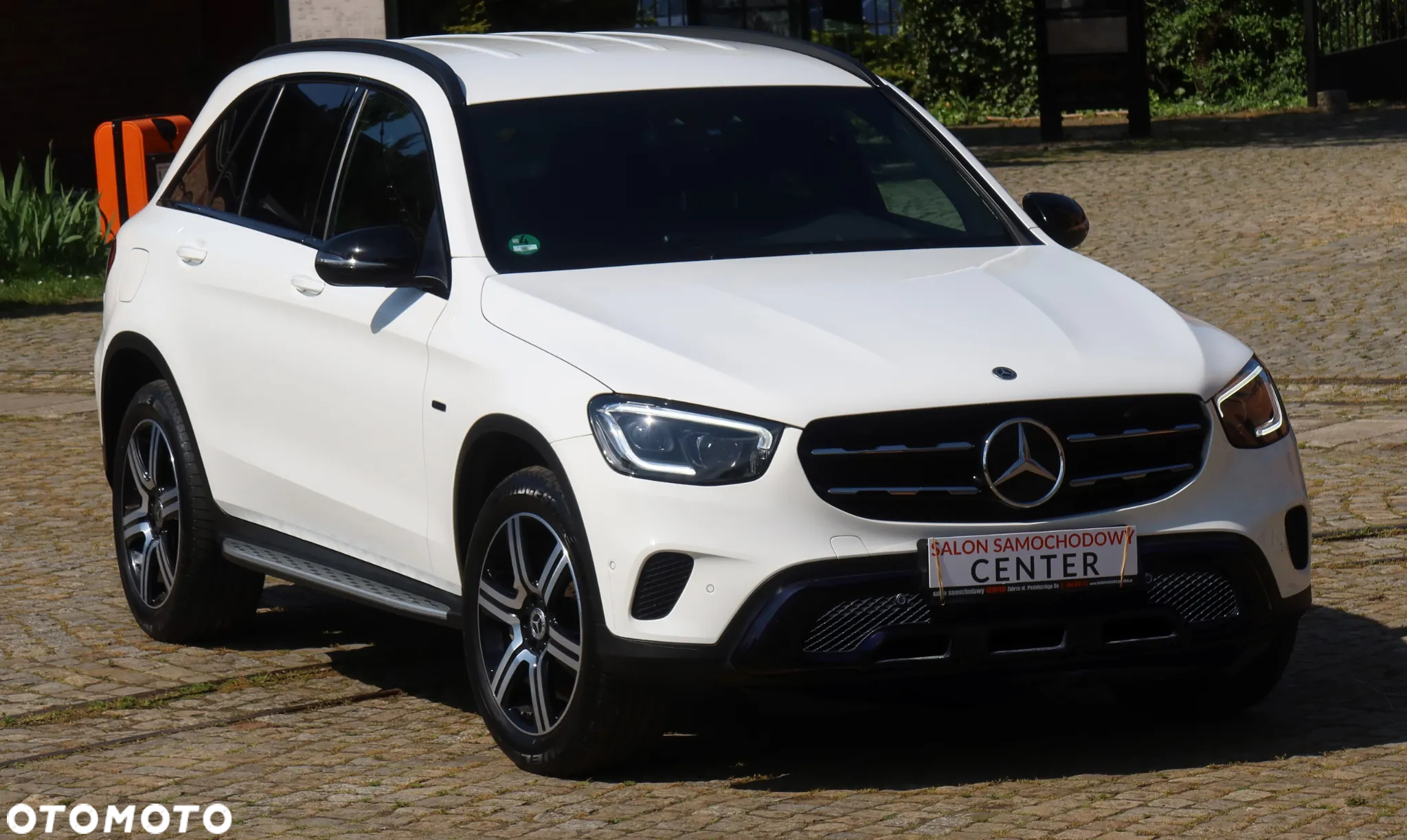 Mercedes-Benz GLC 300 e 4Matic 9G-TRONIC Exclusive - 36