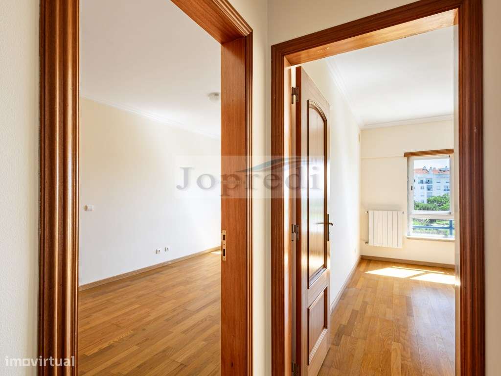 Apartamento T3 com 2 garagens em Box e 1 arrecadação-26