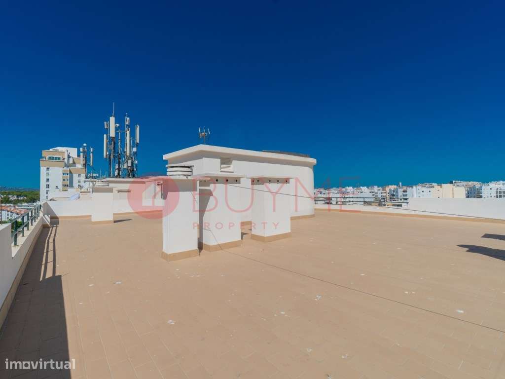 Apartamento T2 em Quarteira com Vista Mar a Poucos Passos da Praia-28