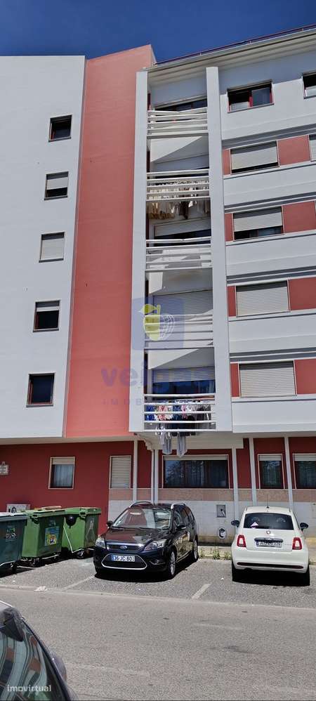 Nova Entrada - T2 na Cavaleira com Parqueamento-27