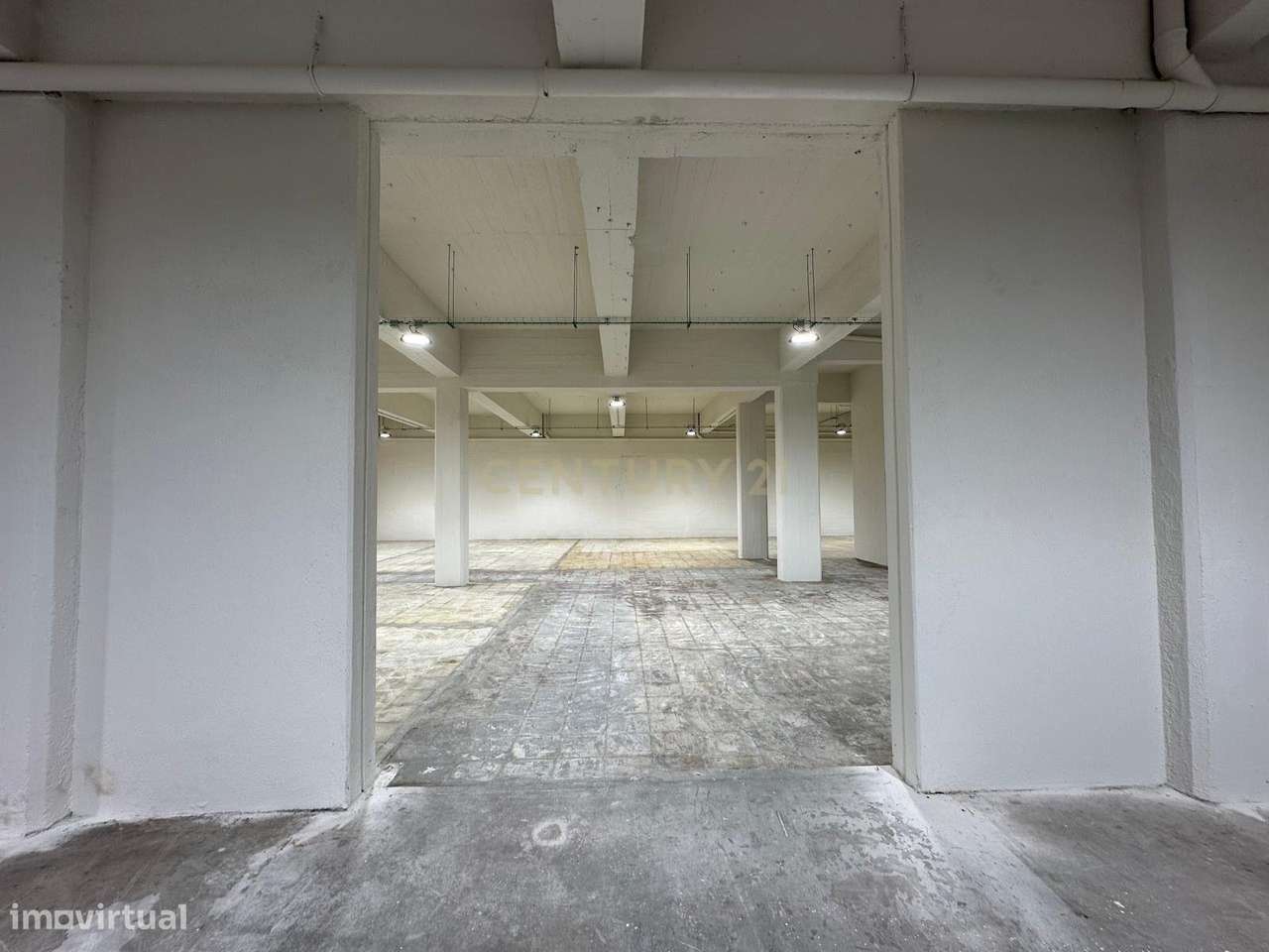 Escritório e Armazém com pé direito Alto e acesso para veículos no Pri - Grande imagem: 4/14