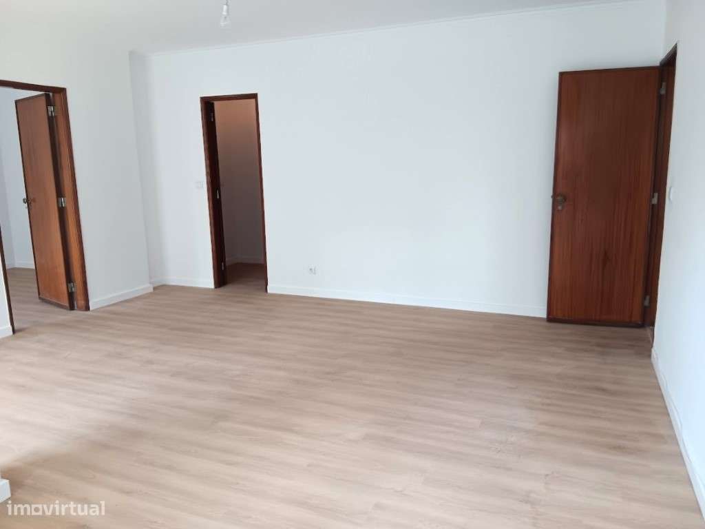Apartamento T4 para arrendamento em Alfornelos - Grande imagem: 4/15