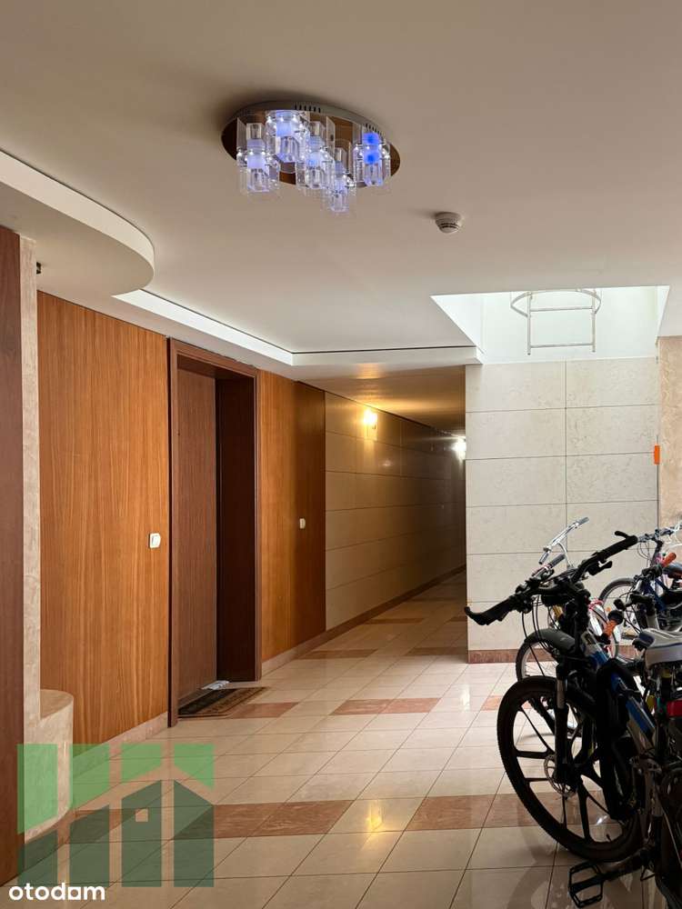 Sprzedam mieszkanie z dużym tarasem 15m2-18