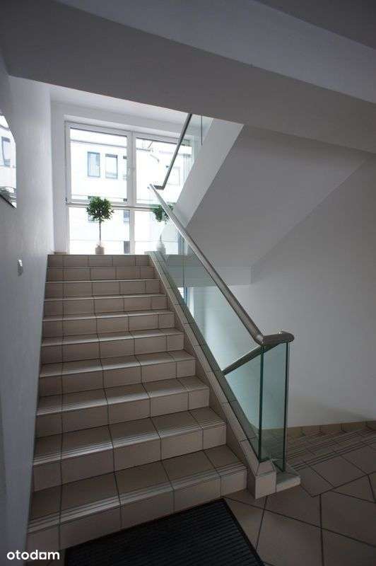 Biurowiec nowa cena-9