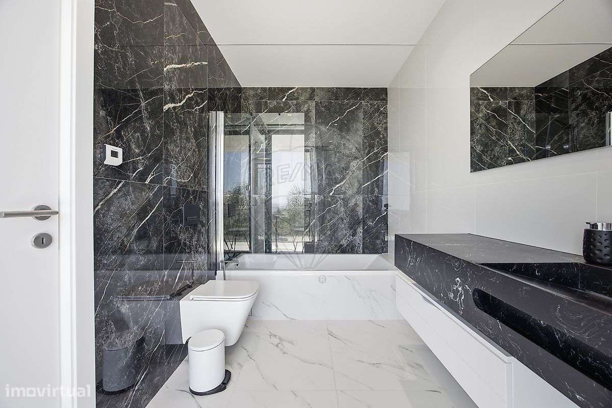 Moradia T5 para venda-24