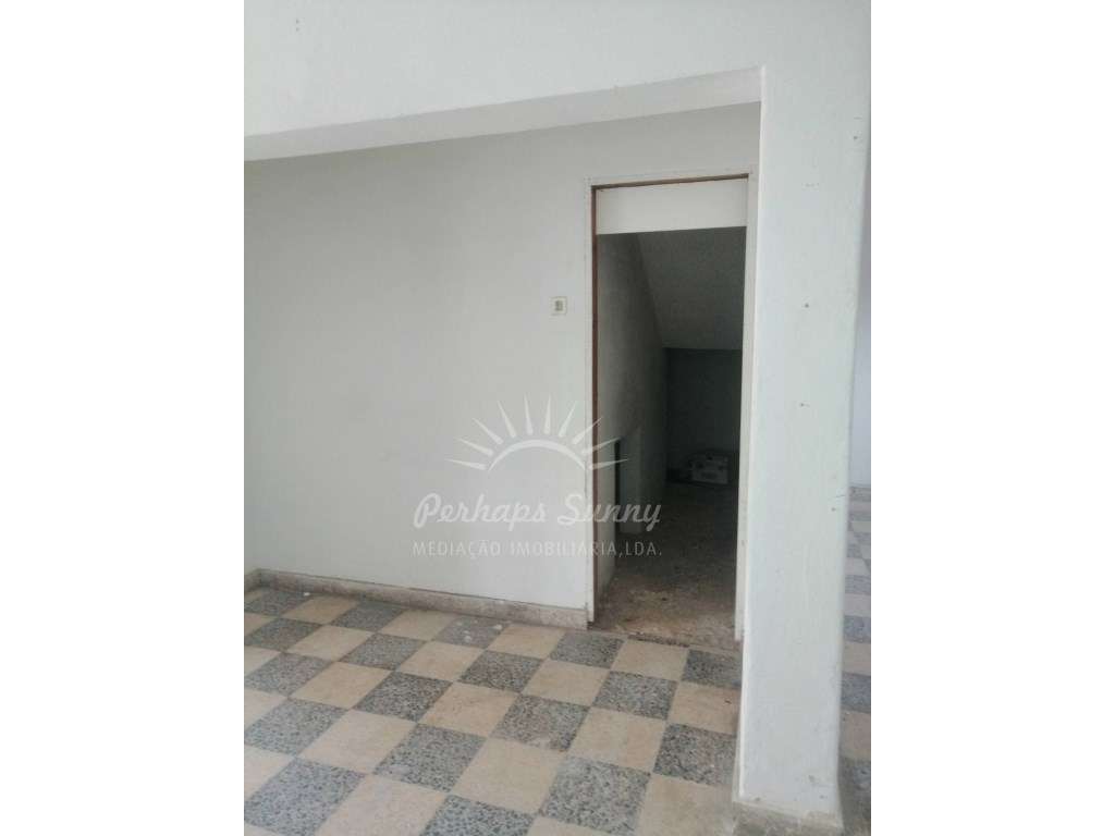 Edificio Habitacional + Comercio - Centro Cartaxo-14