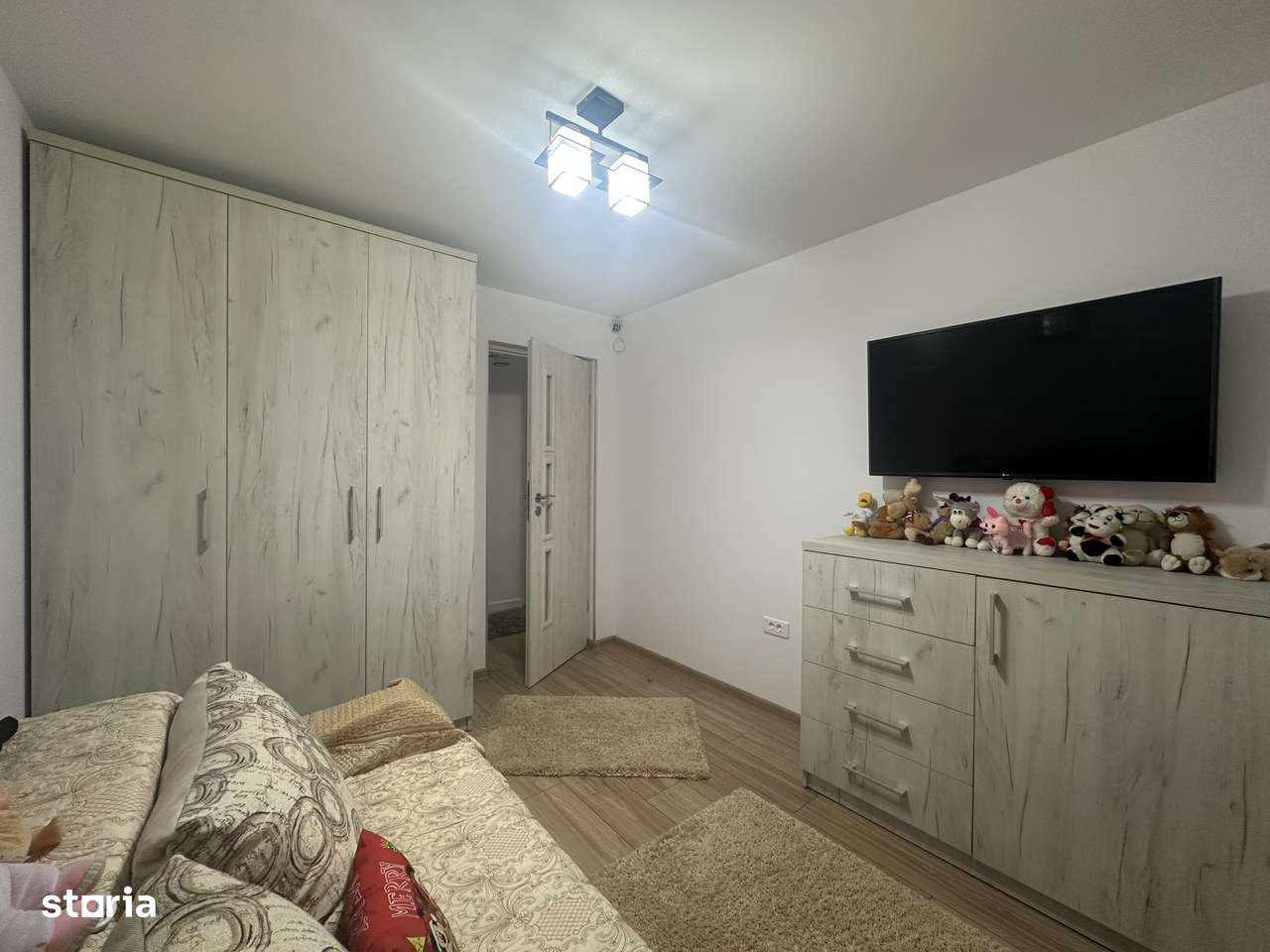 Agentia imobiliara VIGAFON vinde apartament 2 camere Malu Rosu-3