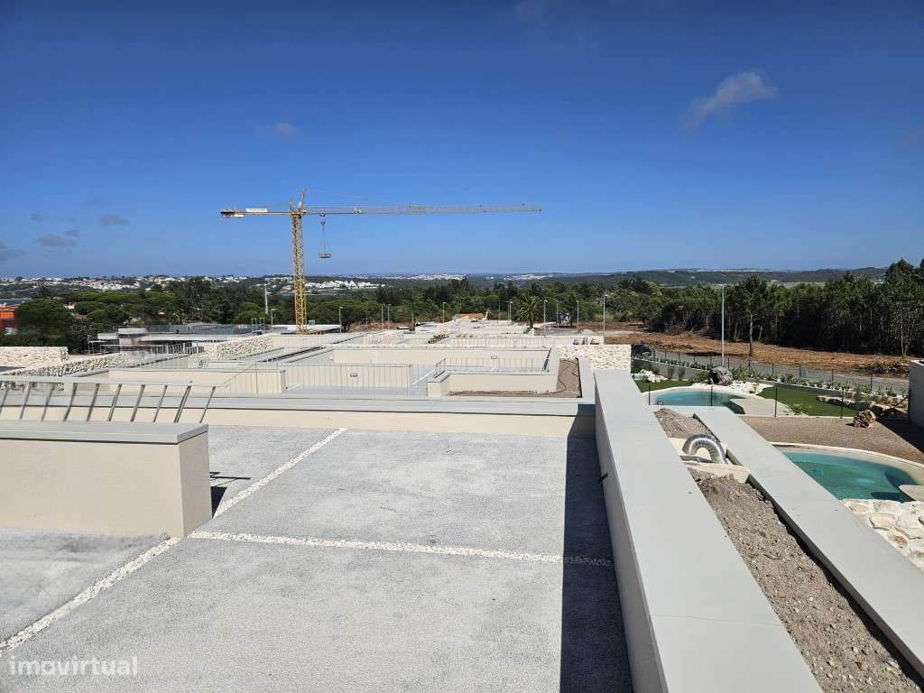 Moradia de excelência em fase final de construção junto à Lagoa de ...-30