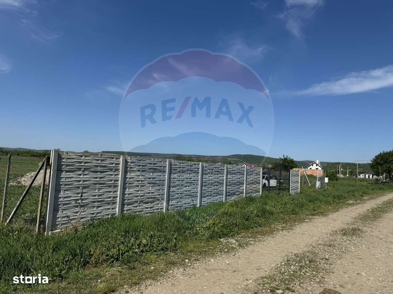 Teren intravilan 1.400 mp, împrejmuit integral – Livada, comuna Iclod - Imagine principală: 2/18