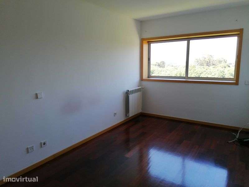 Arrendo T1 perto do metro Fonte do Cuco - Grande imagem: 4/6