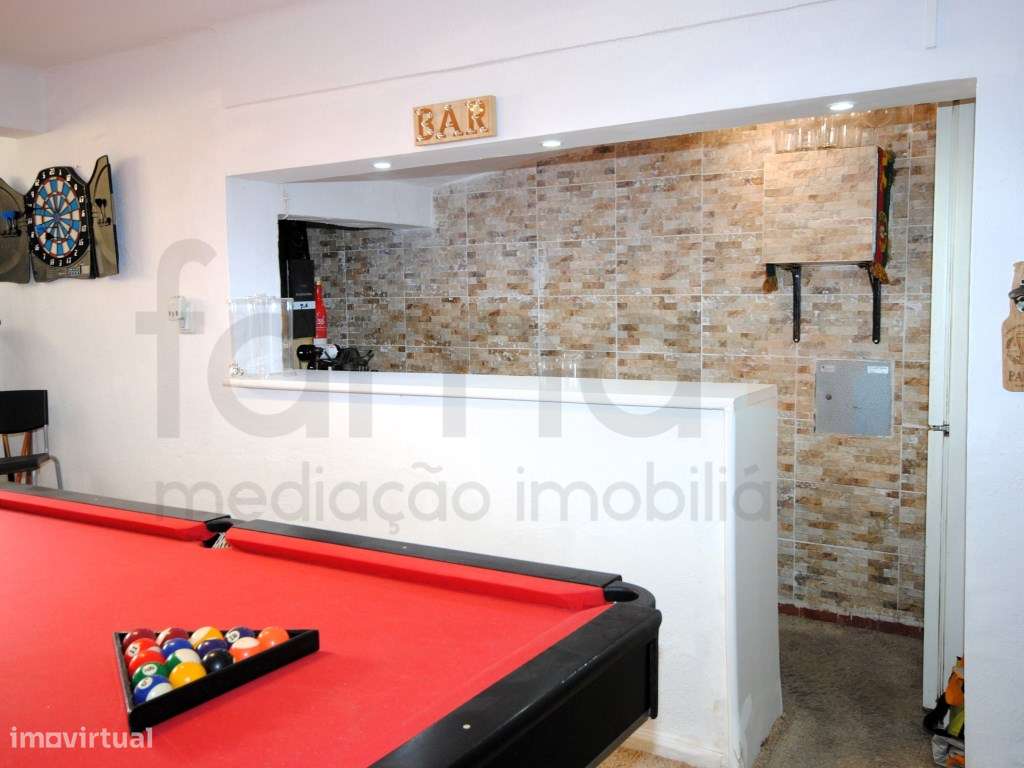 **Oportunidade Única: Moradia T6 à Venda!**-44