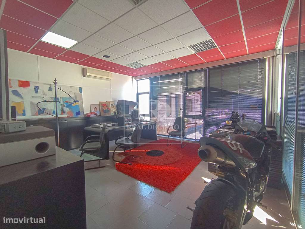 Armazém em Roriz, Santo Tirso-13