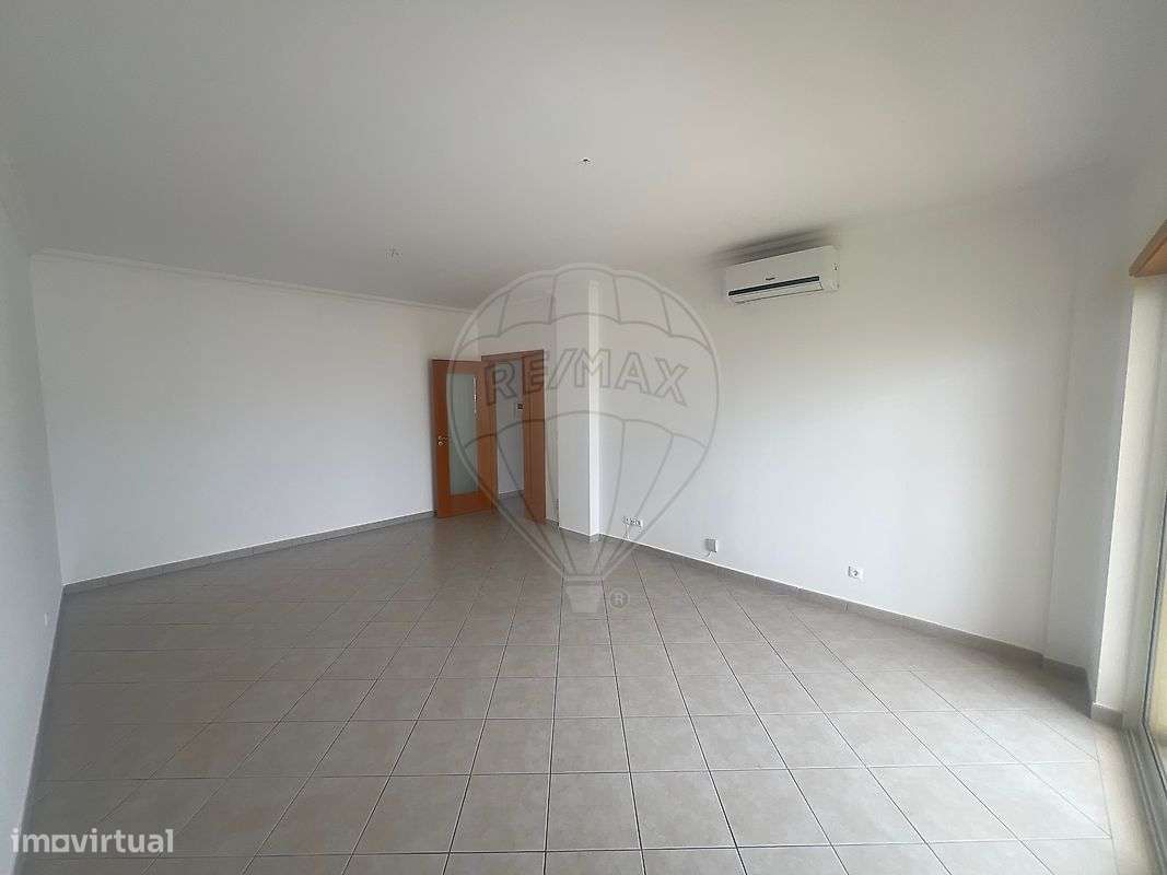 Apartamento T2 para arrendamento - Grande imagem: 4/17