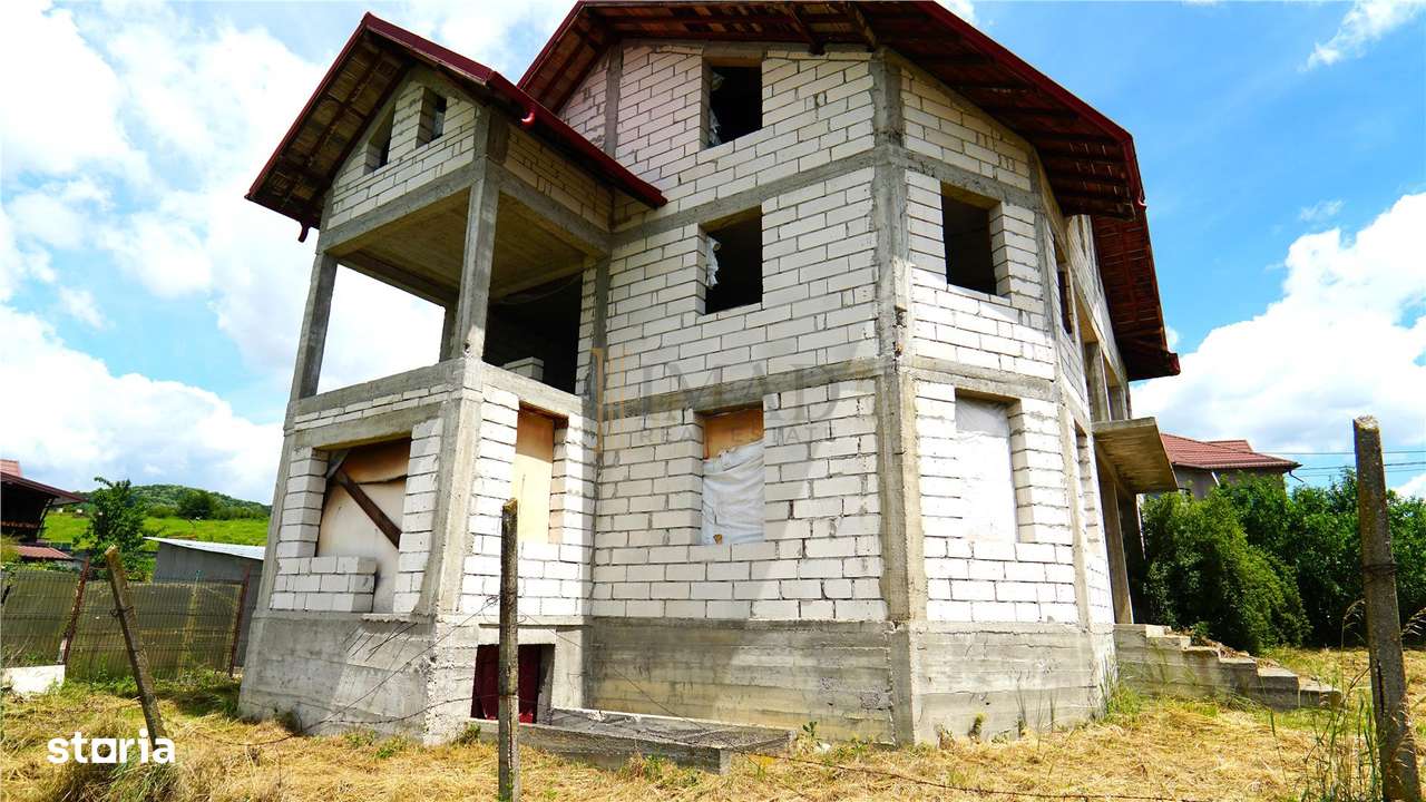 Vanzare Duplex la rosu in Aninoasa 220 mp 500 mp teren Zona superba de-4