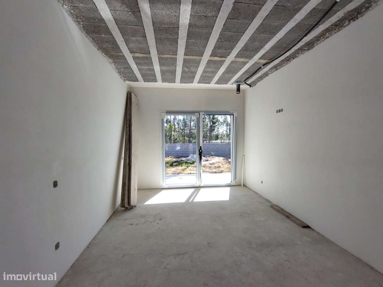 Moradia T3 / Nova / Terreno / Churrasqueira / Ar condicionado / Santa - Grande imagem: 5/13