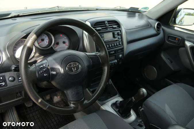 Toyota RAV4 - 25