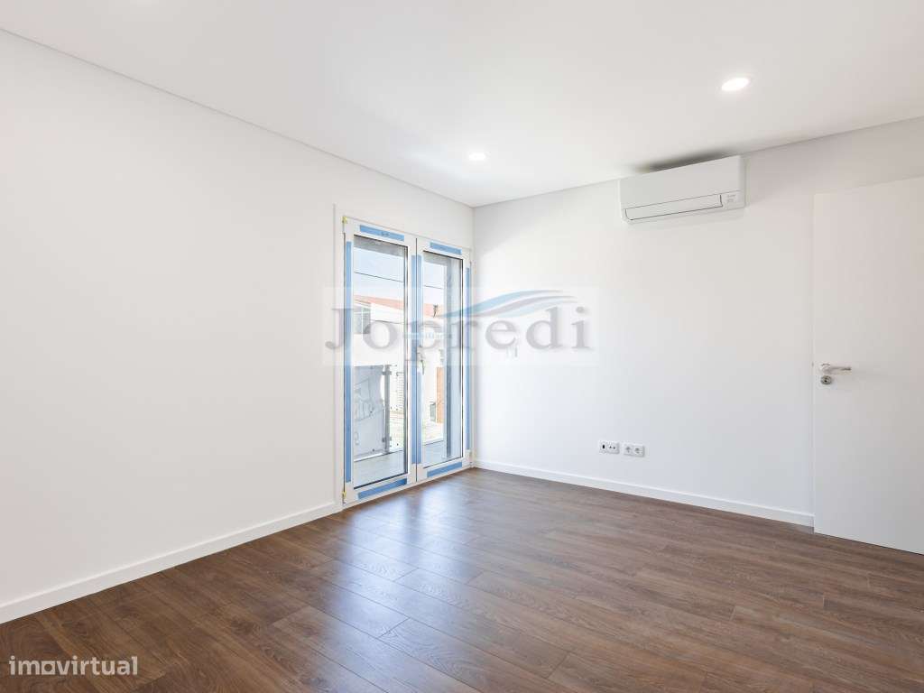 Moradia Geminada T4 nova-22