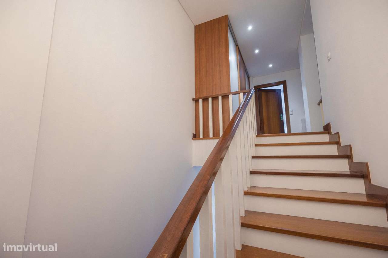 Apartamento Duplex Remodelado – Rotunda do Lavrador, Maia-14