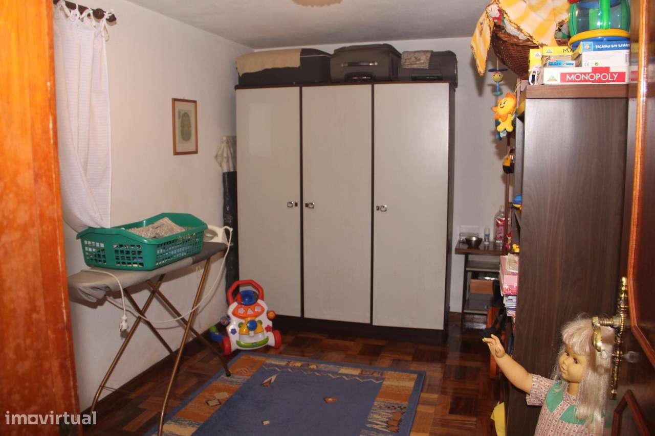 Moradia 4 Frentes lote com 980m2-32