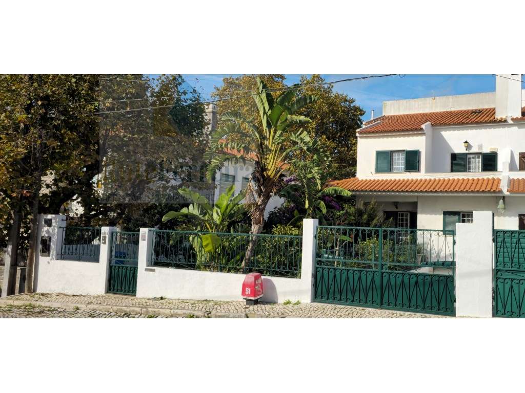 Moradia com 7 assoalhadas , jardim privado e garagem !! - Grande imagem: 3/51