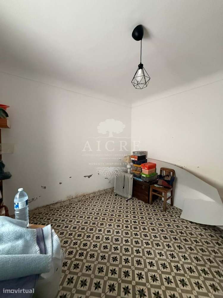 Moradia T2 Térrea com Quintal na Graça do Divor-9