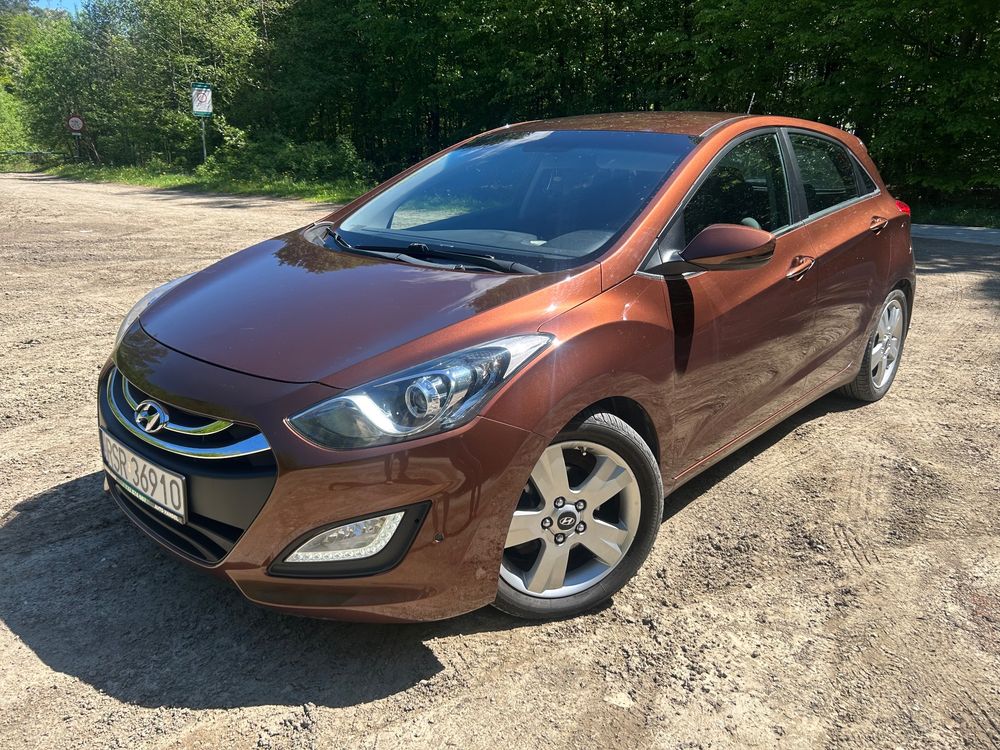 Hyundai i30 II blue 1.6 CRDi YES Gold 2012