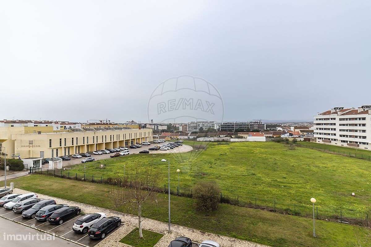 Apartamento T3 no Montijo, com parqueamento e arrecadação-24