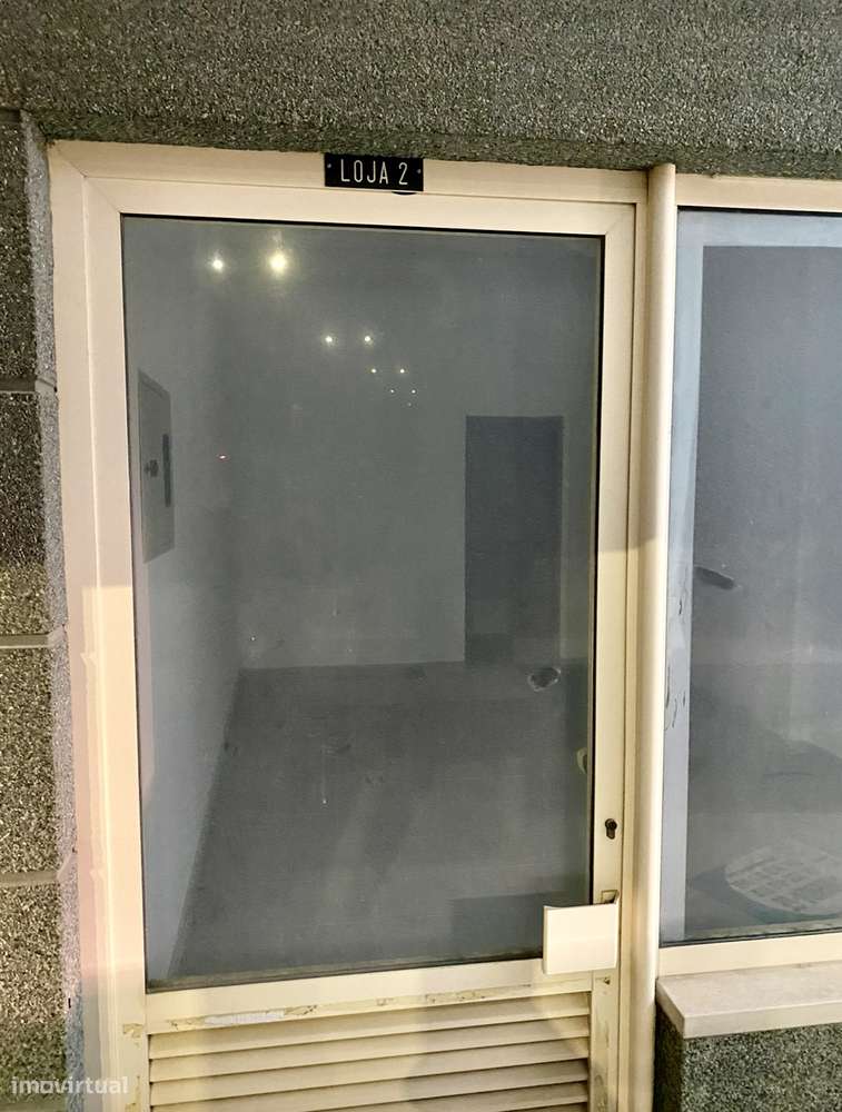 Espaço Comercial C/ Montra R/ch. - Grande imagem: 4/8
