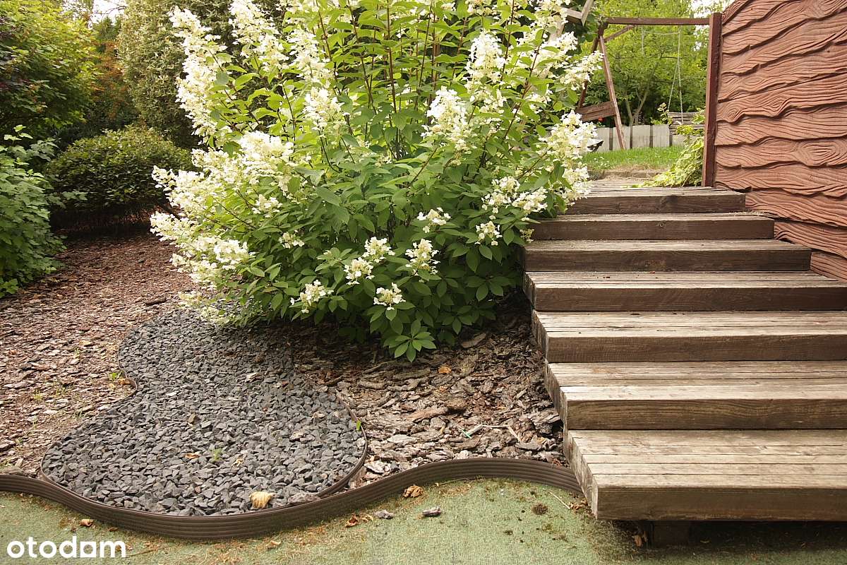 Promnice , nowy dom wolnostojący z pięknym ogrodem , garaż ,-19