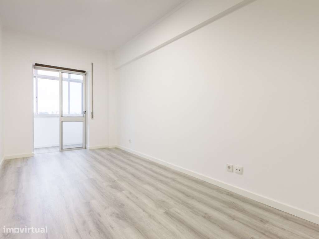 Apartamento T1 renovado | Amora-Seixal | Vista desafogada-8
