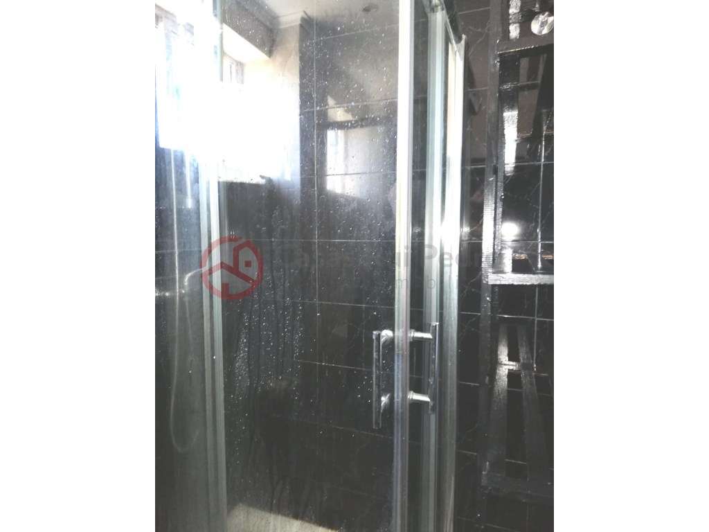 Apartamento T2 dúplex com vista rio, no Beato em Lisboa-39